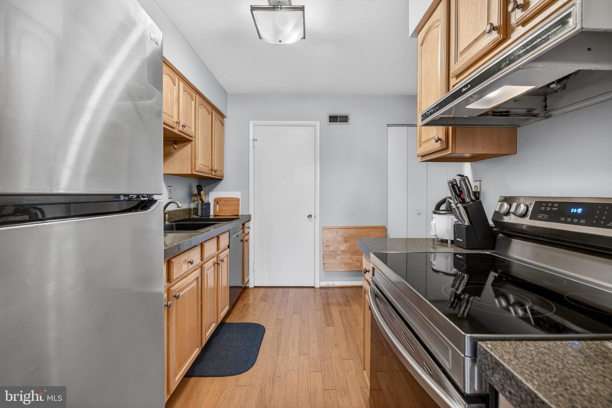 305 Kelly Cove Mount Laurel, NJ 08054 - Photo 6 of 21