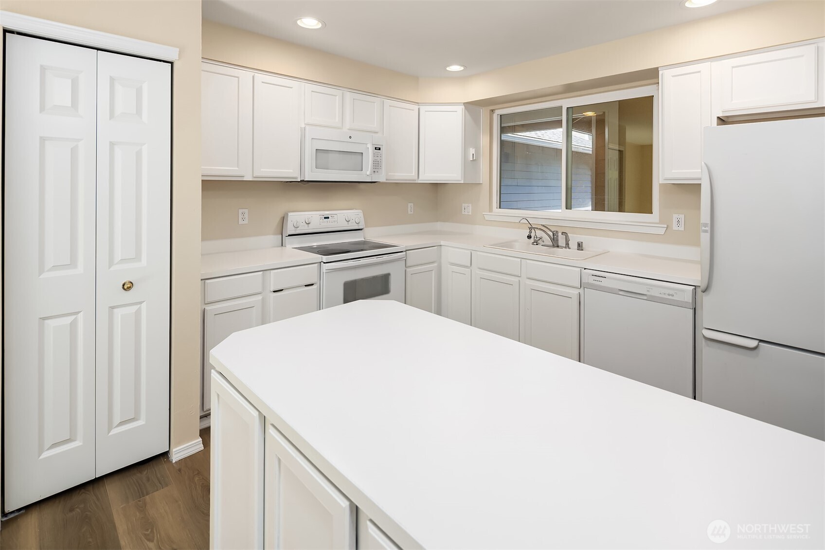 2201 192nd Street Southeast, Unit M2 Bothell, WA 98012 - Photo 9 of 29