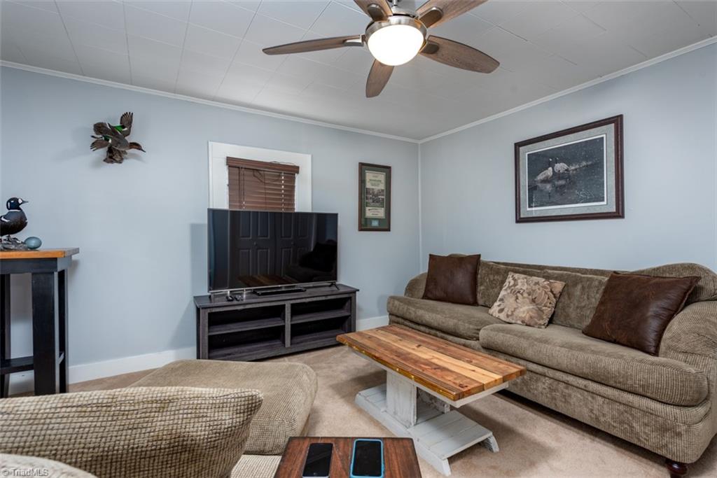 376 Knowles Road Reidsville, NC 27320 - Photo 3 of 25 Gallery Image 3