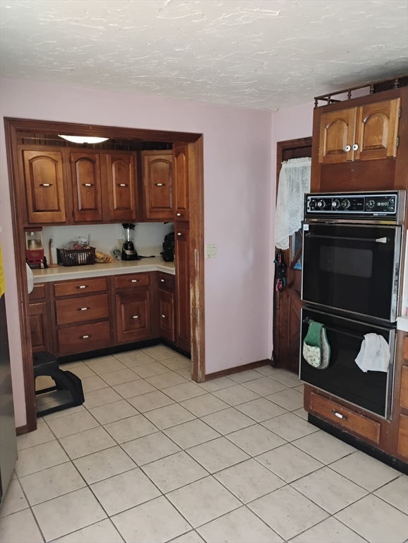 186 8 Lots Road Sutton, MA 01590 - Photo 4 of 16