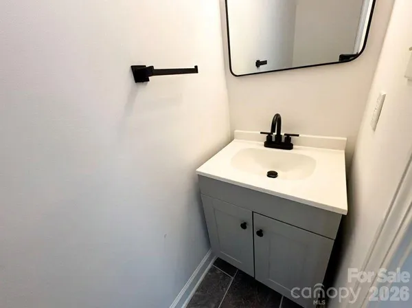 $380,000 | 1423 Chelveston Drive, Charlotte, NC 28208