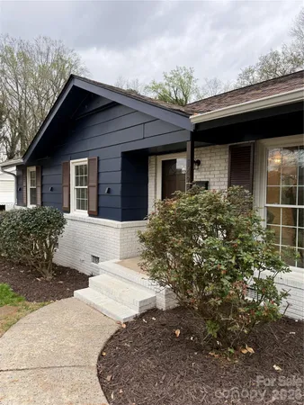 $380,000 | 1423 Chelveston Drive, Charlotte, NC 28208