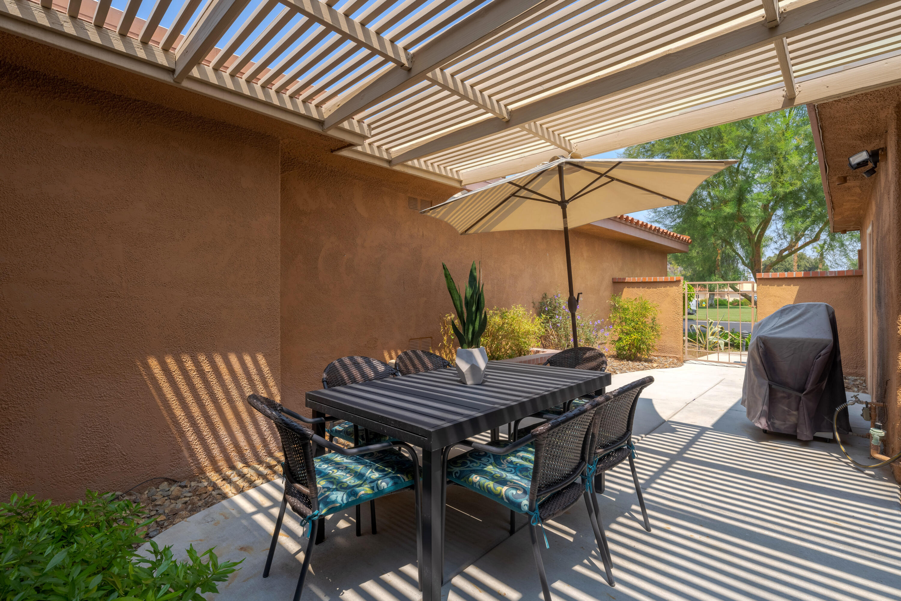 6 Lugo Drive Rancho Mirage, CA 92270 - Photo 3 of 33 Photo-7