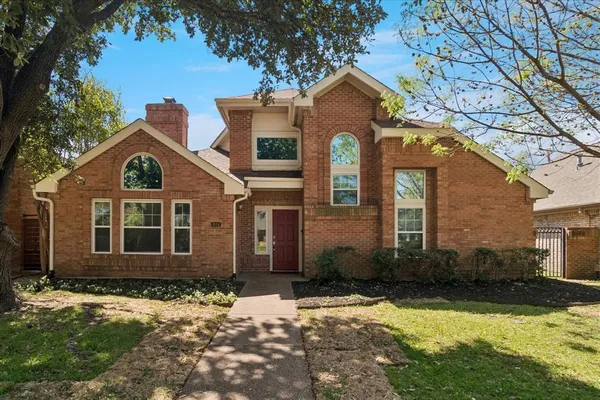 $499,000 | 924 McCoy Drive, Irving, TX 75062