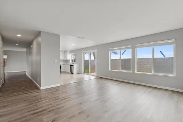 $474,900 | 1566 Maryclair Drive, Olivehurst, CA 95961