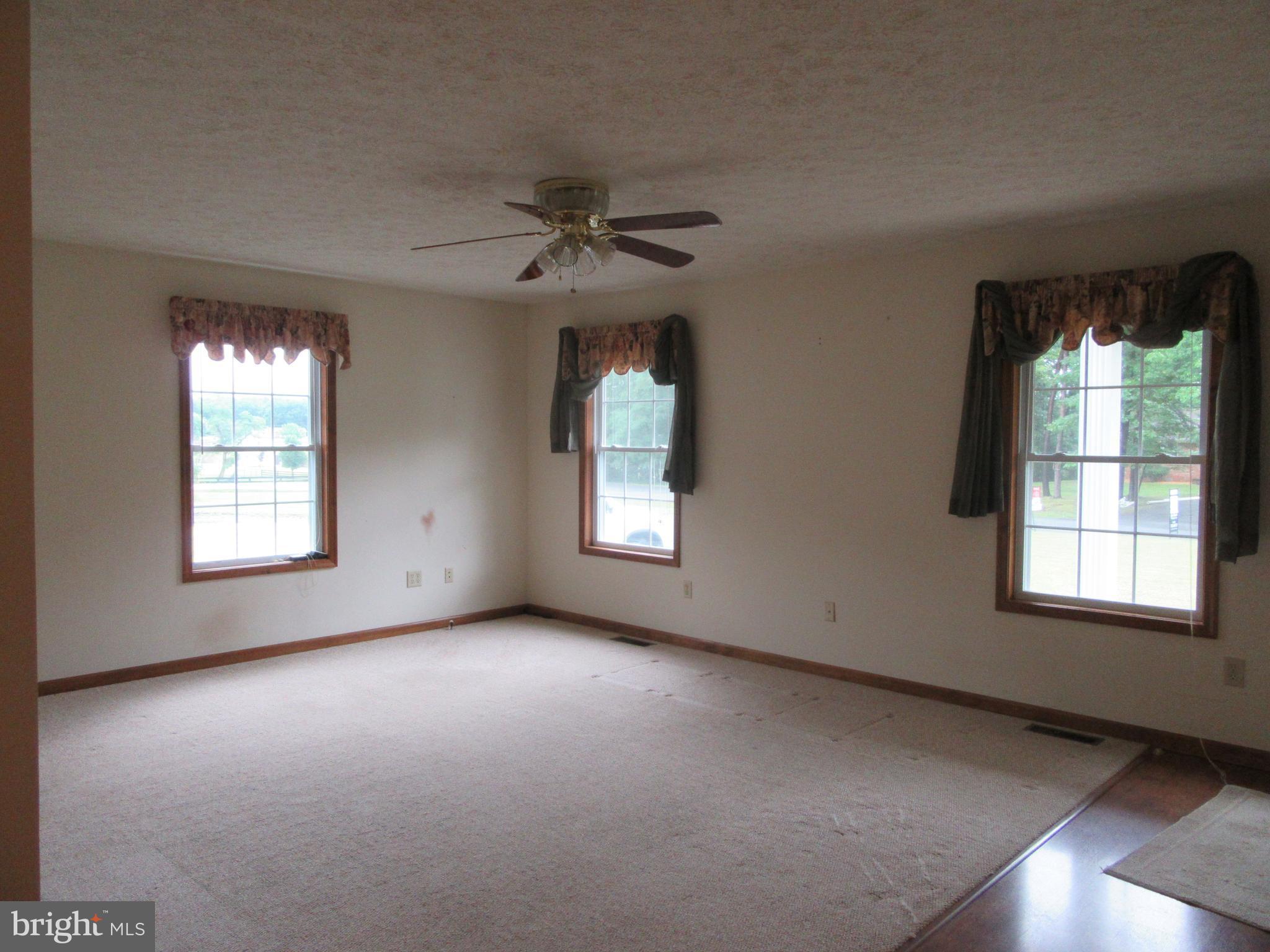 1010 Gun Club Road Stephenson, VA 22656 - Photo 9 of 28 Living Room
