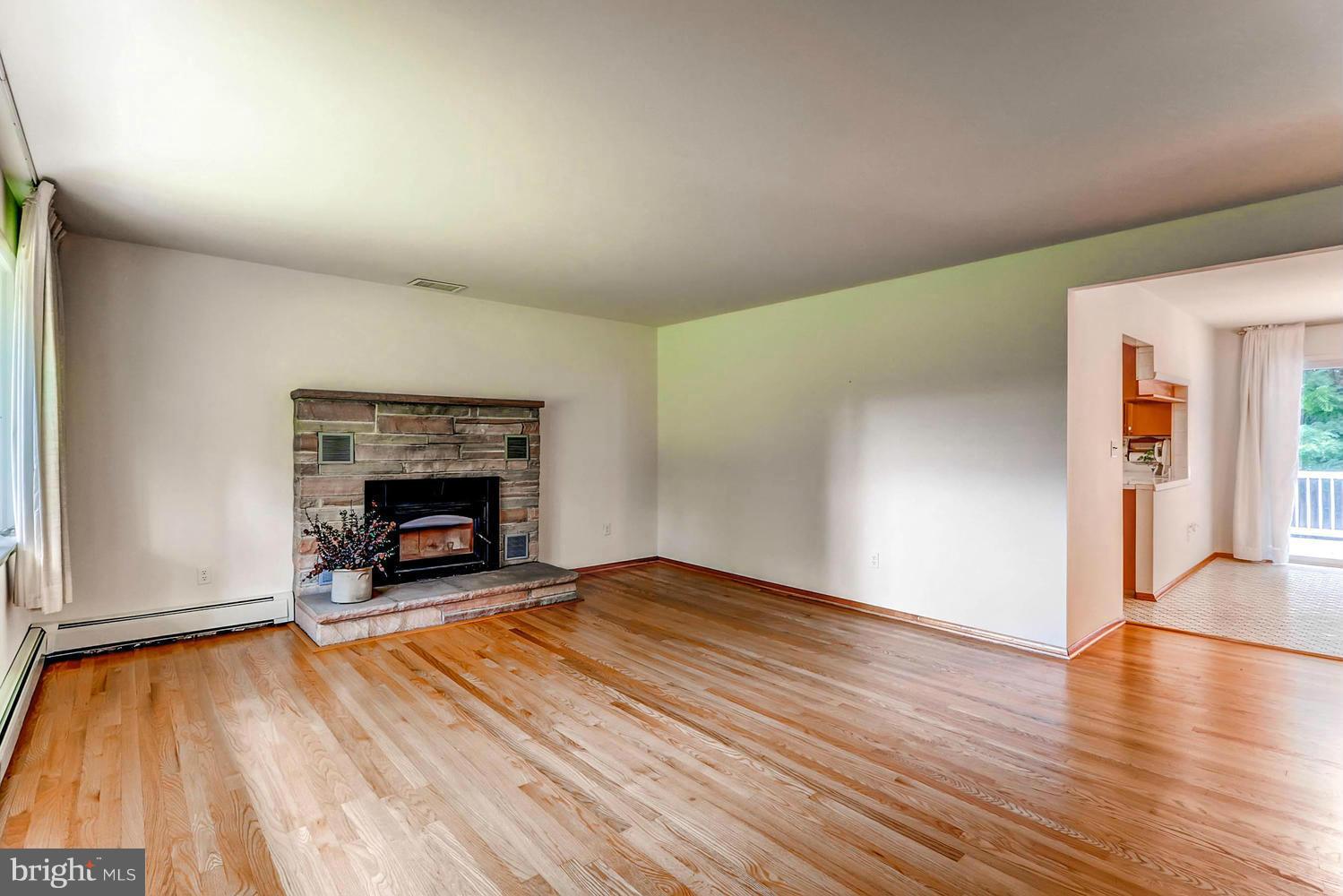 12700 Regwood Road Fork, MD 21051 - Photo 3 of 27 Living Room