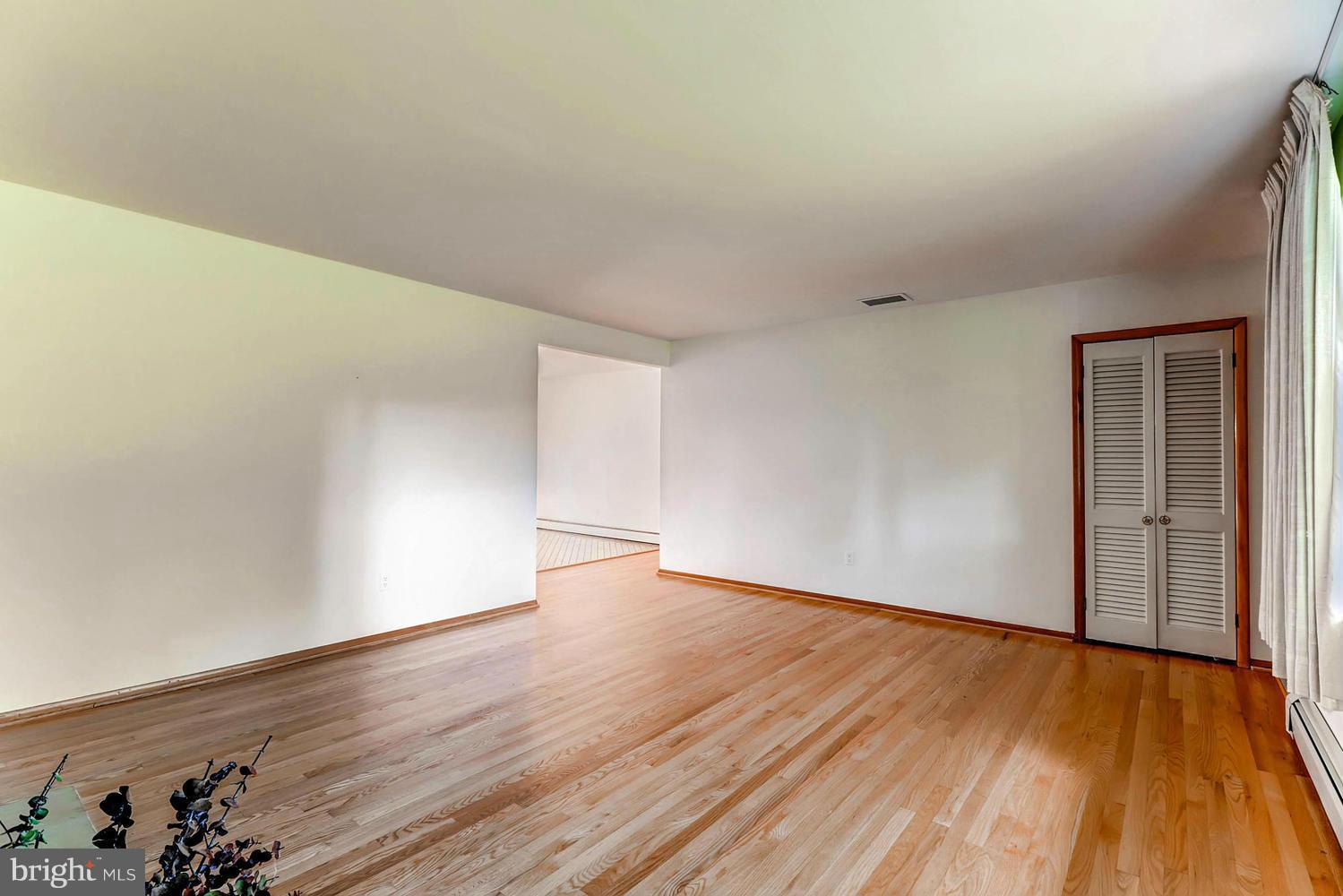 12700 Regwood Road Fork, MD 21051 - Photo 4 of 27 Living Room
