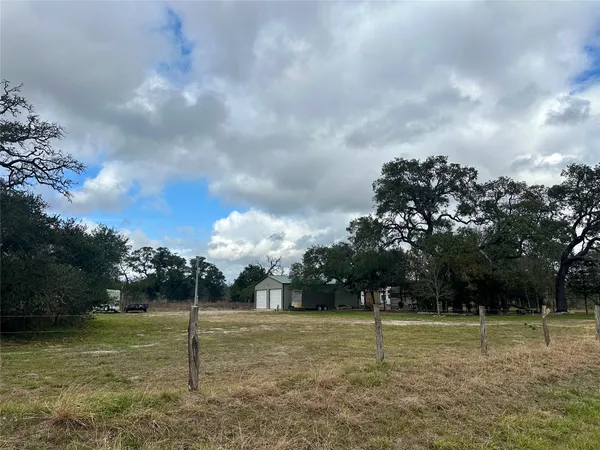 $119,900 | 750 Fm 154 Street South, Muldoon, TX 78949
