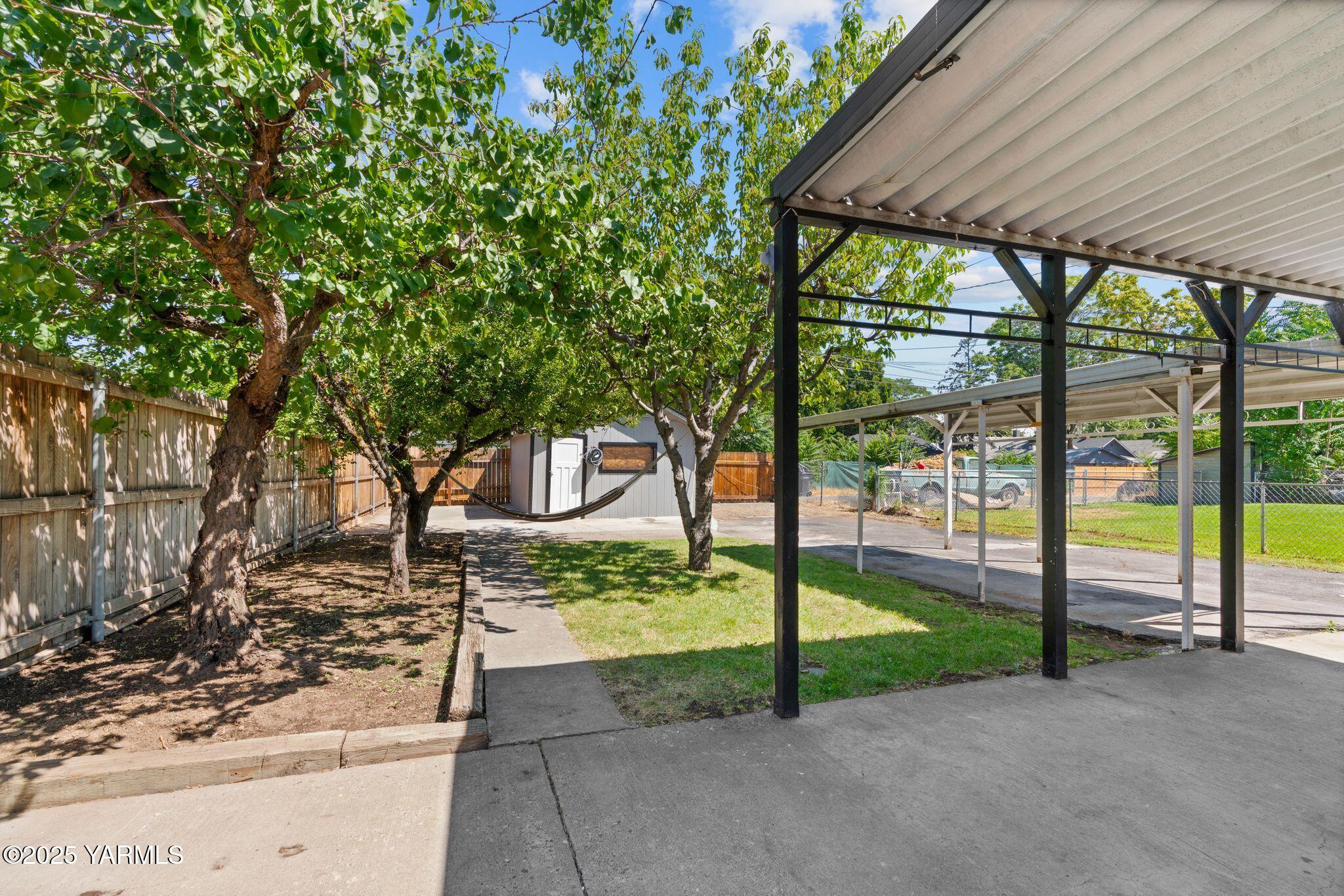 705 South 8th Avenue Yakima, WA 98902 - Photo 25 of 25 a view of backyard with green space