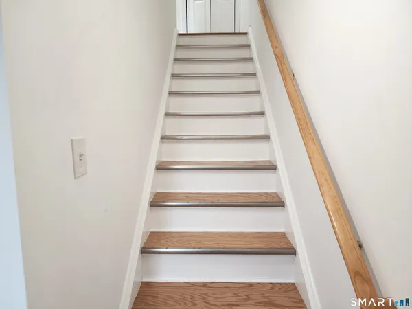 $2,400 | 71 Towne House Road, Unit 71, Hamden, CT 06514