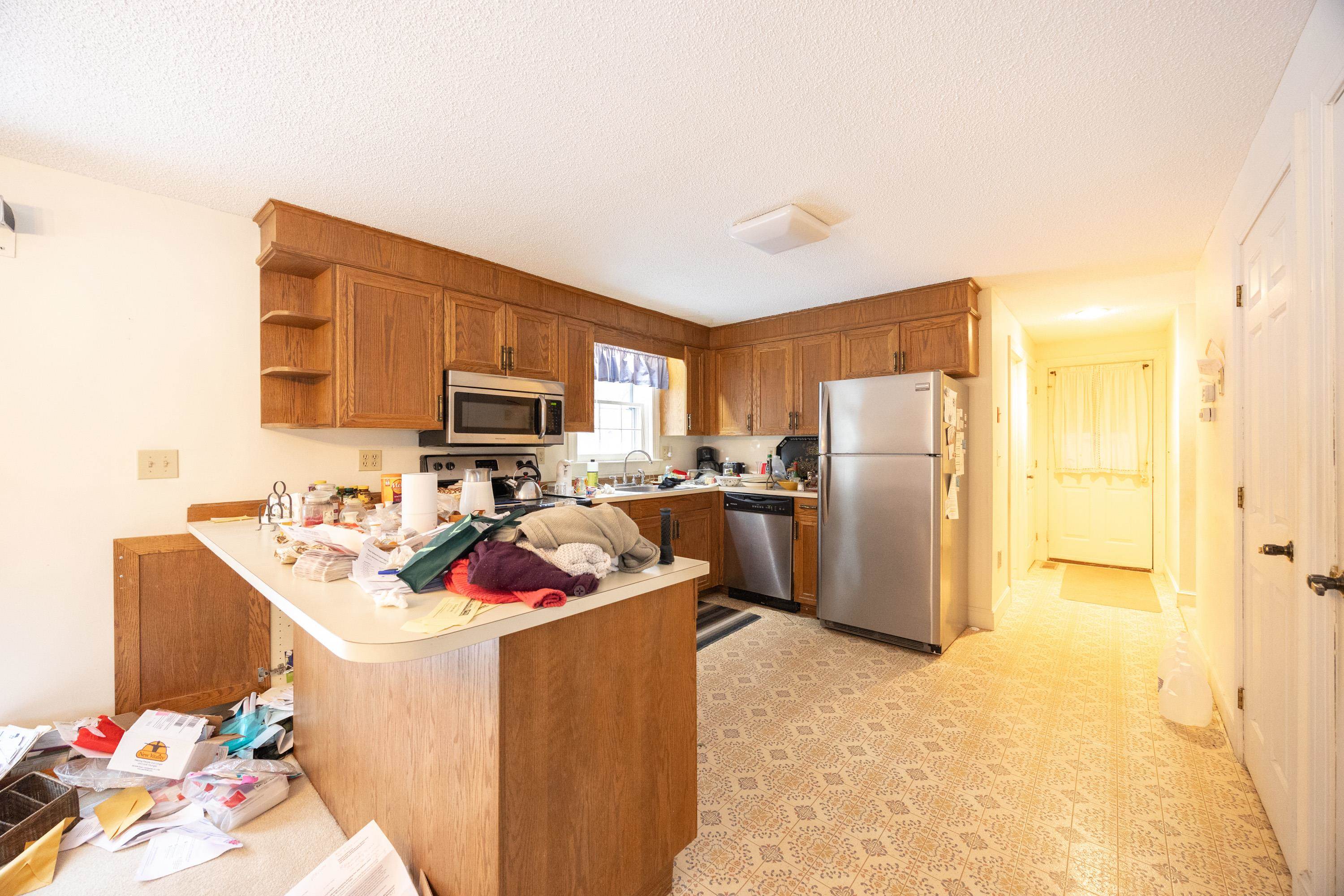 232 Winding Pond Road Londonderry, NH 03053 - Photo 12 of 34