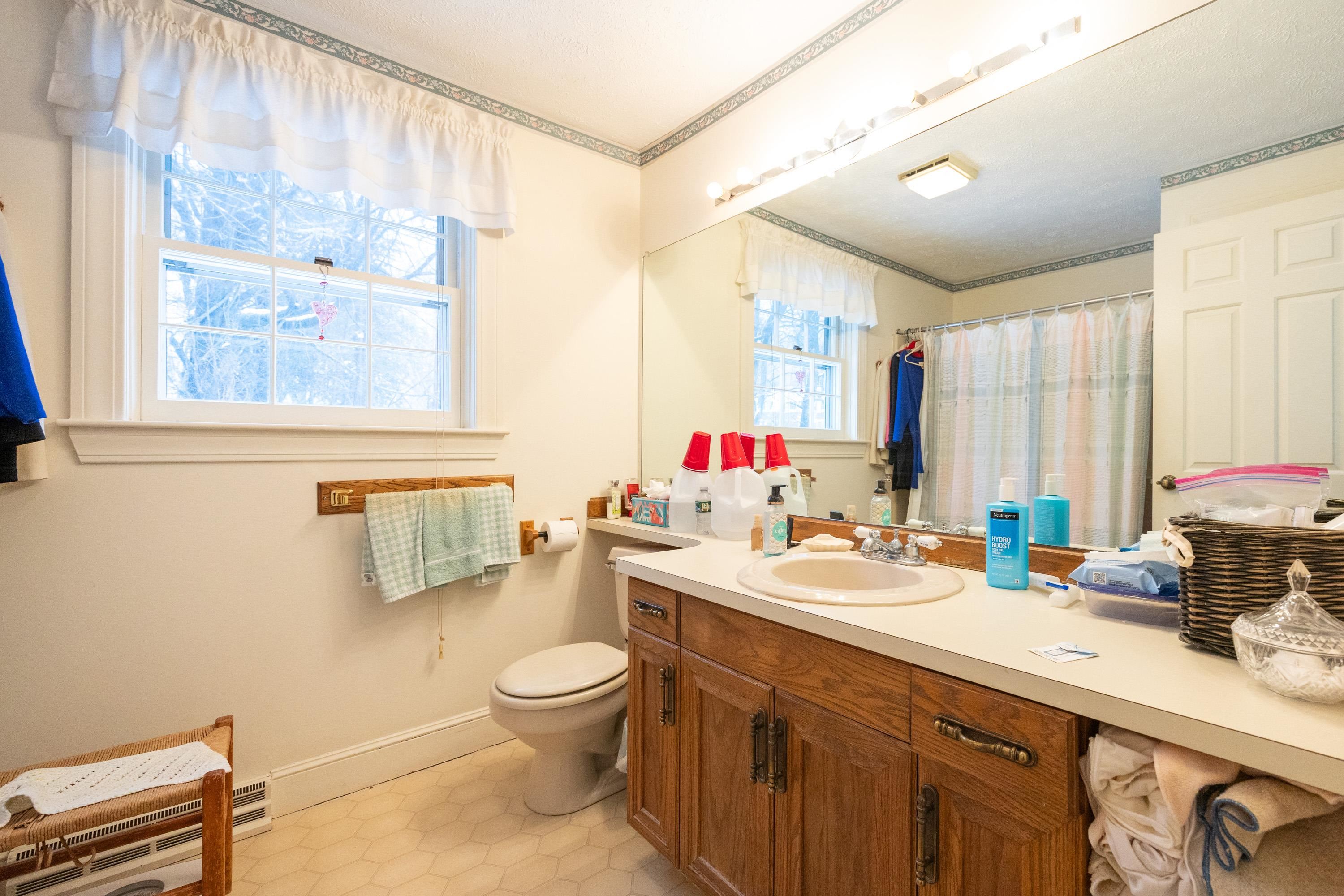 232 Winding Pond Road Londonderry, NH 03053 - Photo 27 of 34