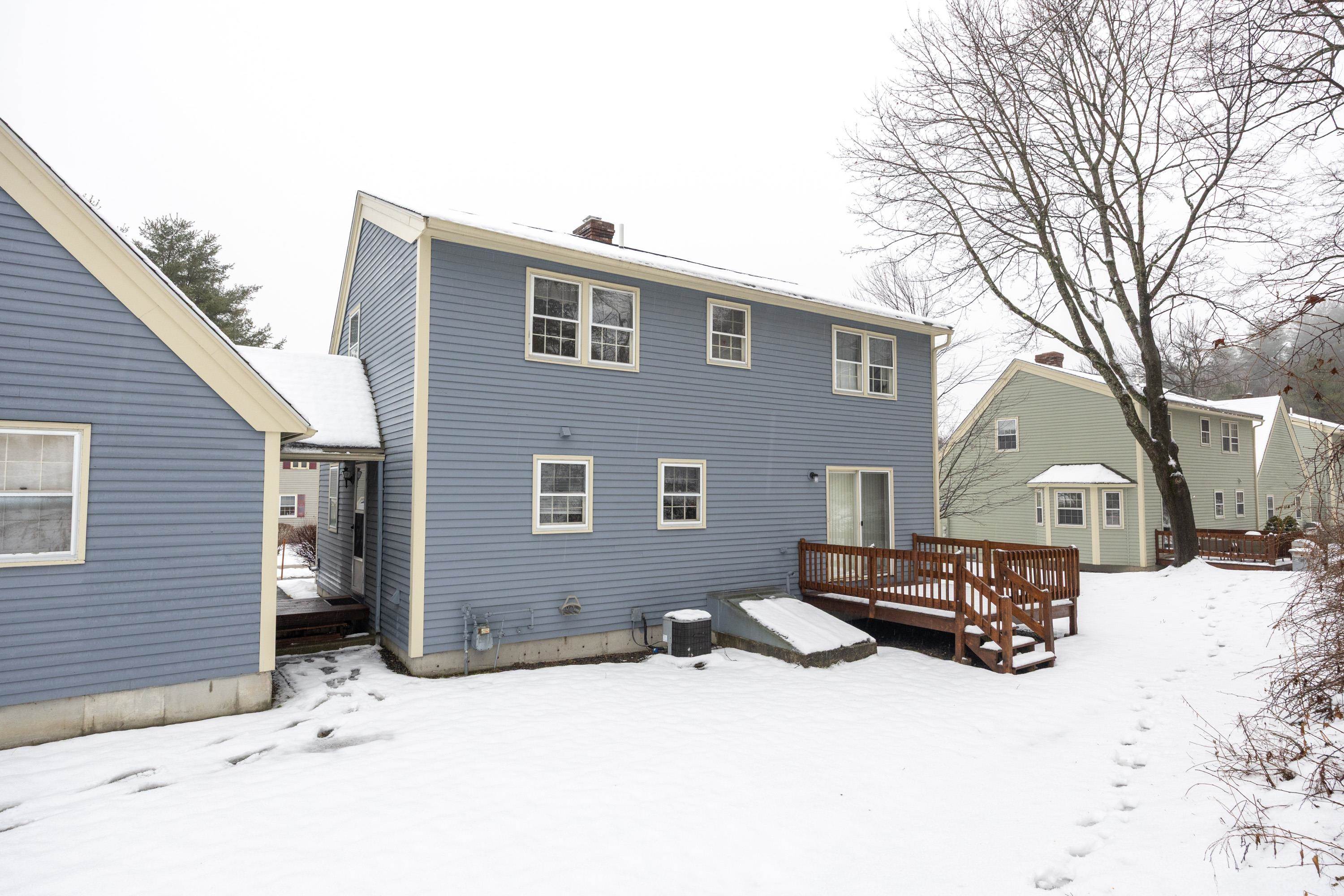 232 Winding Pond Road Londonderry, NH 03053 - Photo 9 of 34