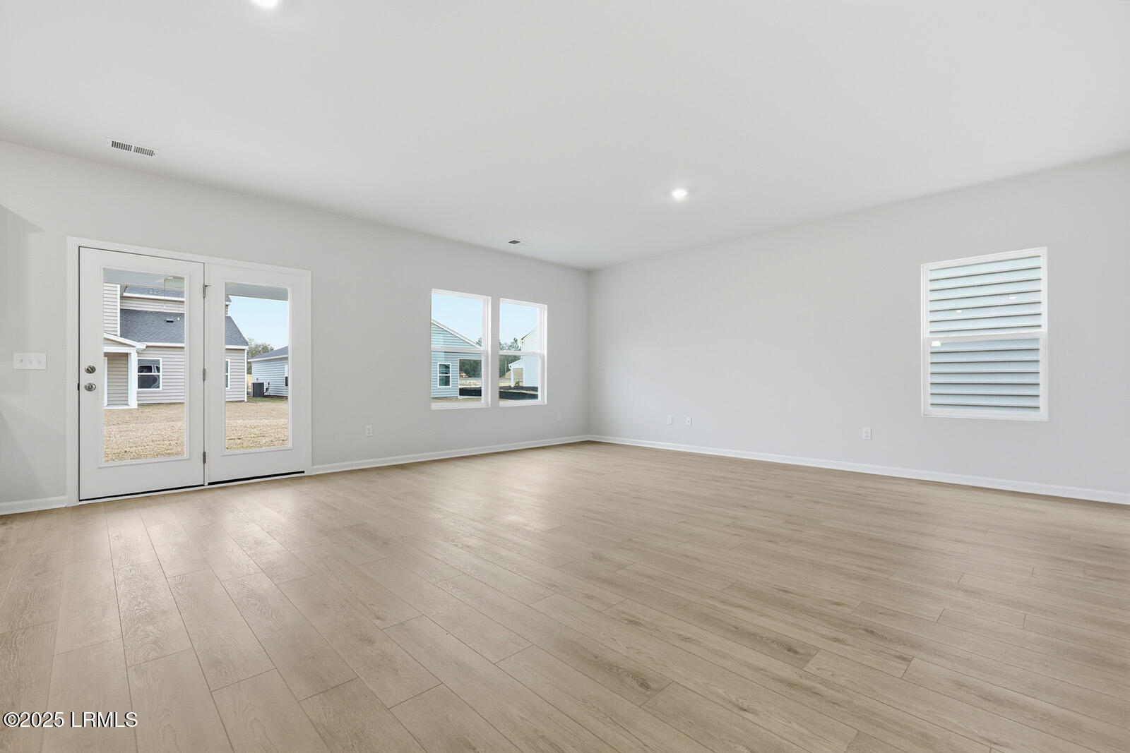 37 Landing Road Ridgeland, SC 29936 - Photo 5 of 25 Living Space