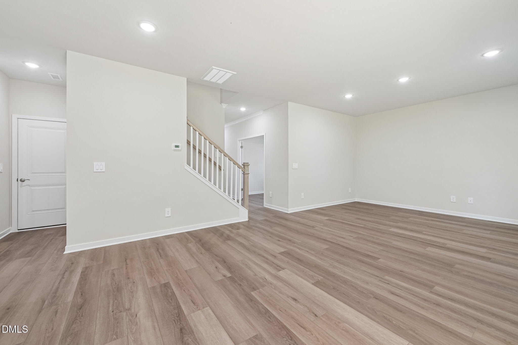 563 Hunter Way Clayton, NC 27520 - Photo 6 of 39 3 - Living Room