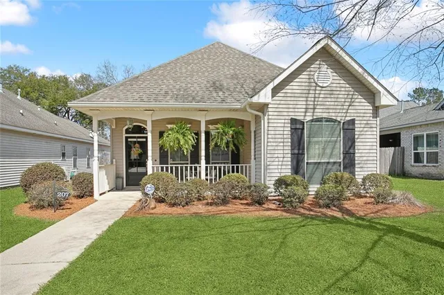 $275,000 | 207 Carriage Pines Lane, Covington, LA 70435