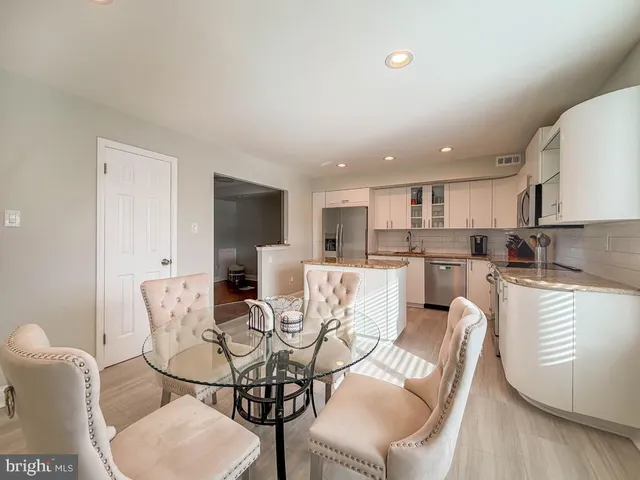 $2,950 | 3253 Durham Place, Holland, PA 18966