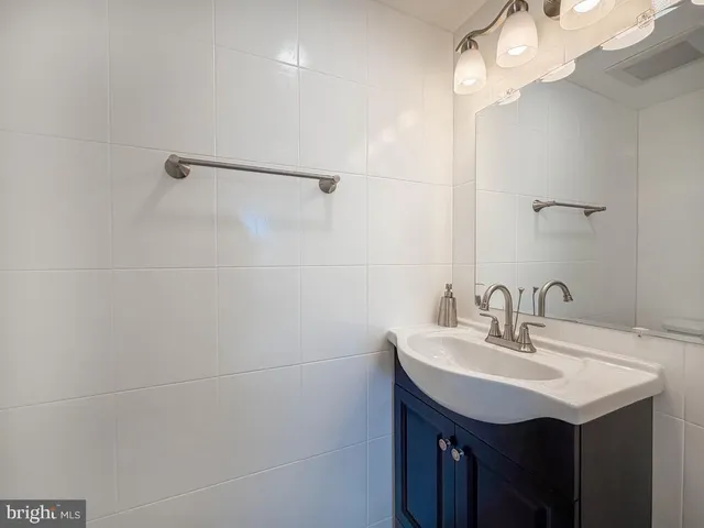 $2,950 | 3253 Durham Place, Holland, PA 18966