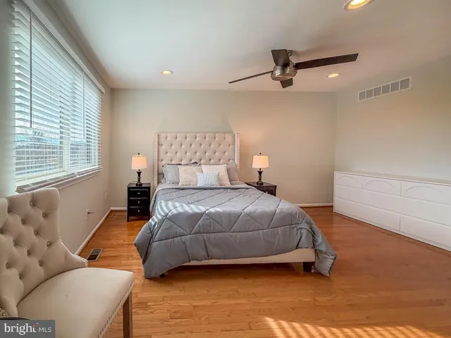 $2,950 | 3253 Durham Place, Holland, PA 18966