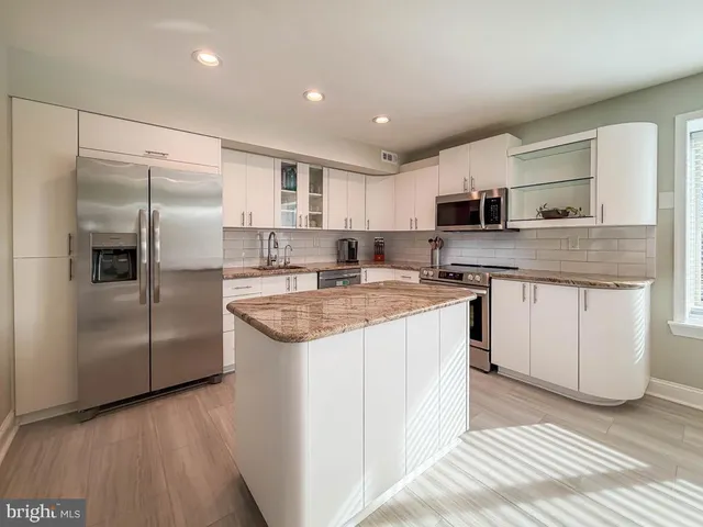 $2,950 | 3253 Durham Place, Holland, PA 18966