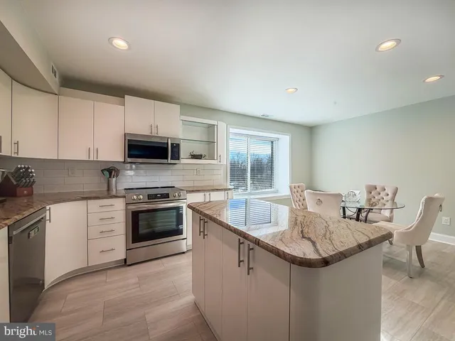 $2,950 | 3253 Durham Place, Holland, PA 18966