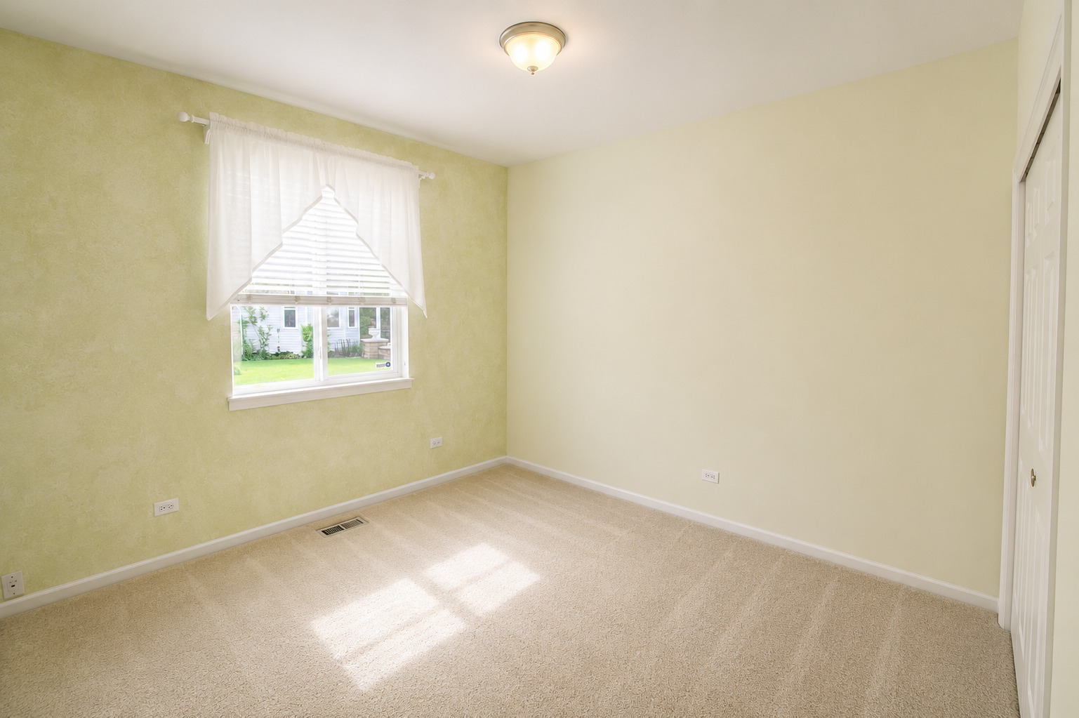 673 Saugatuk Circle Romeoville, IL 60446 - Photo 16 of 28