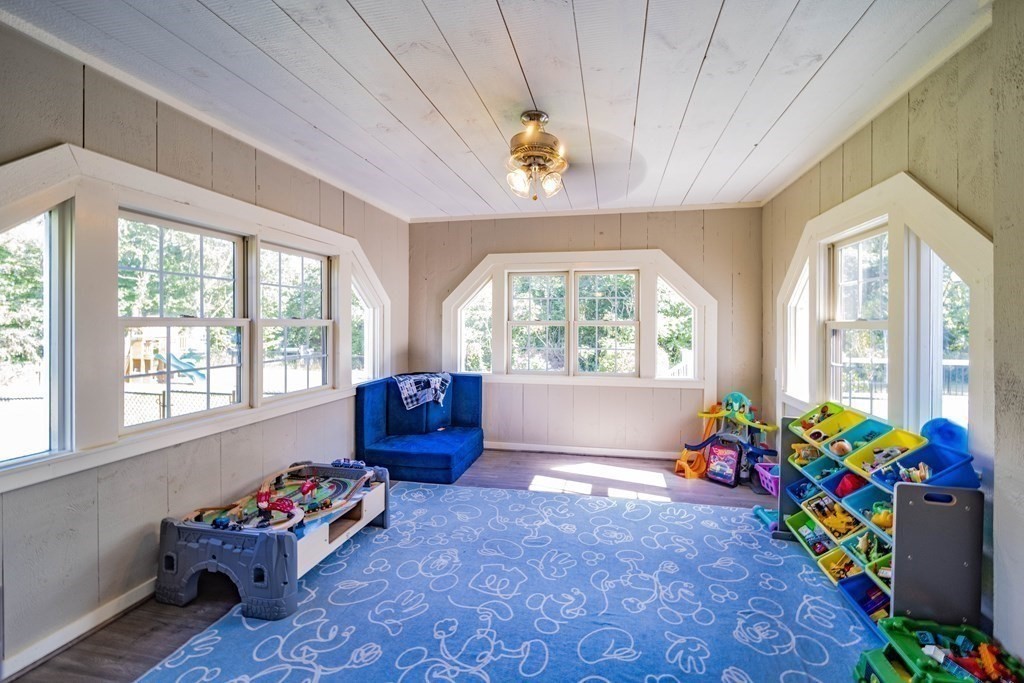82 W Road Westfield, MA 01085 - Photo 23 of 42