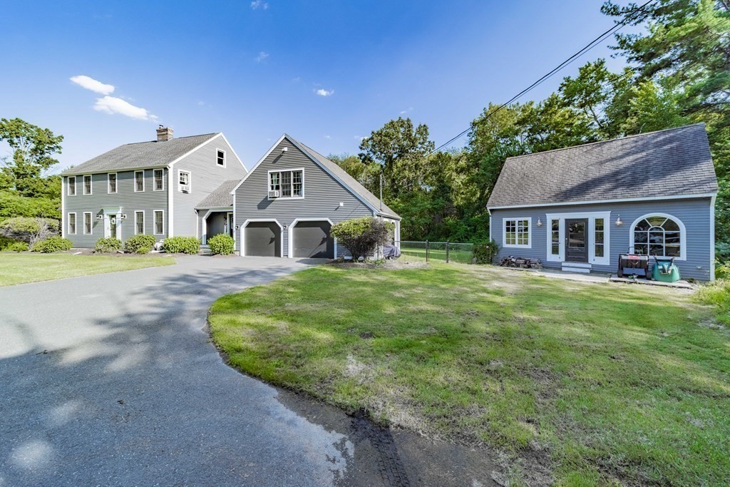 82 W Road Westfield, MA 01085 - Photo 3 of 42
