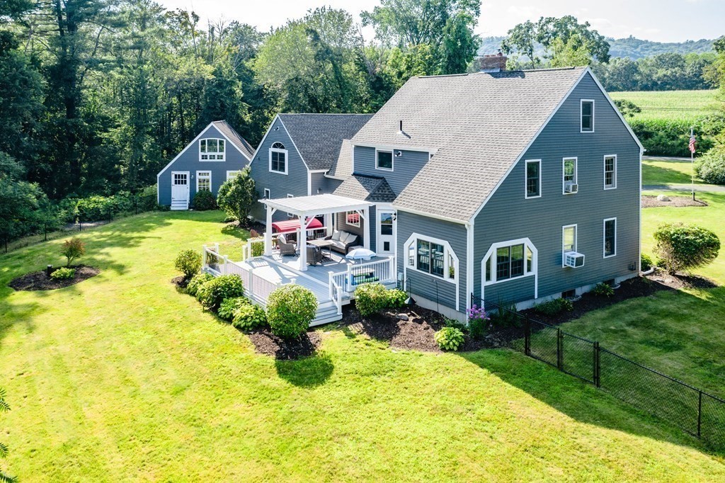 82 W Road Westfield, MA 01085 - Photo 4 of 42