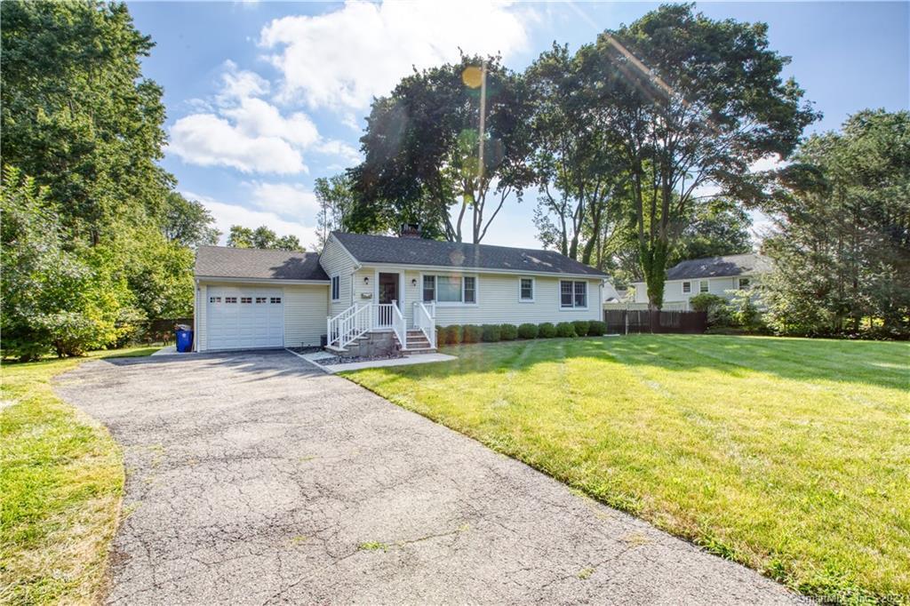 16 Lloyd Road, Norwalk, CT 06850 Compass