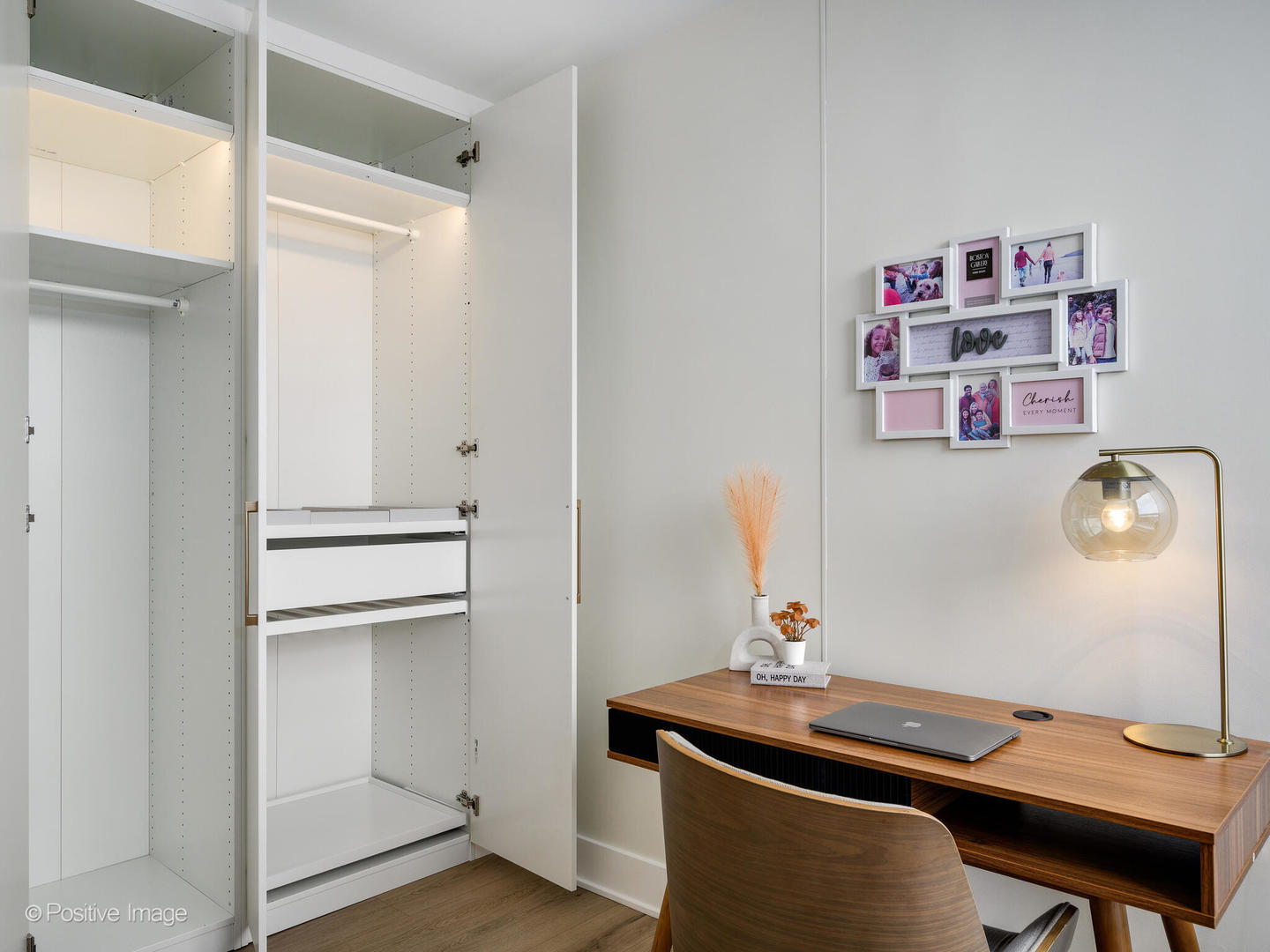 1355 North Sandburg Terrace, Unit 2201D Chicago, IL 60610 - Photo 21 of 44 a room with a table and workspace