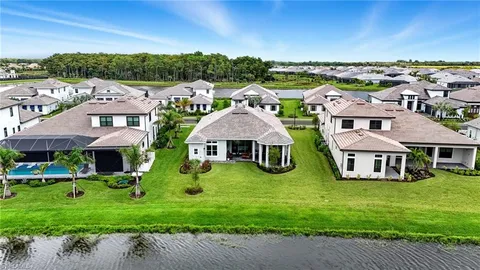 a view of a bird bath