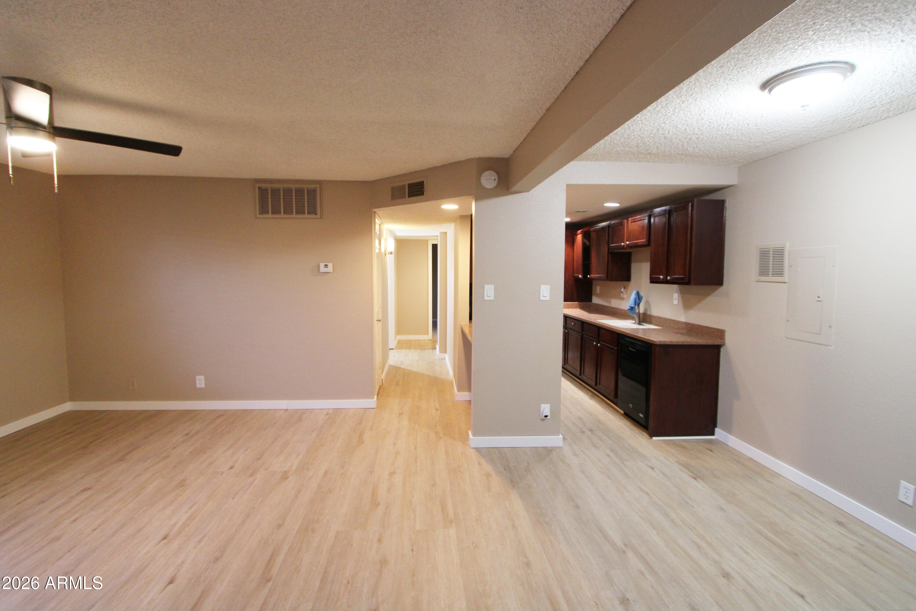 424 West Brown Road, Unit 105 Mesa, AZ 85201 - Photo 1 of 29