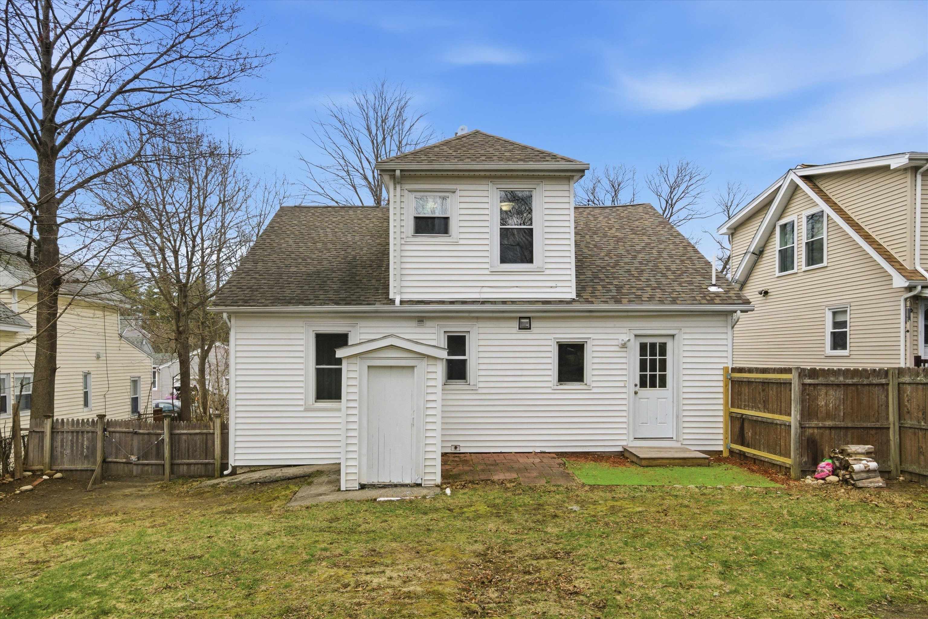 41 Dewey Street Manchester, NH 03103 - Photo 4 of 42