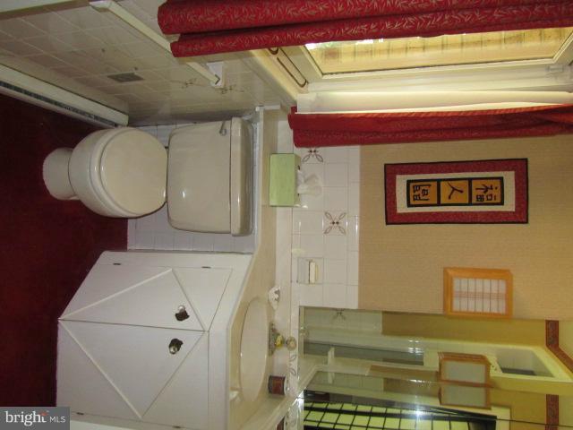 13253 Fountain Head Road Hagerstown, MD 21742 - Photo 6 of 22 Bath (Master)