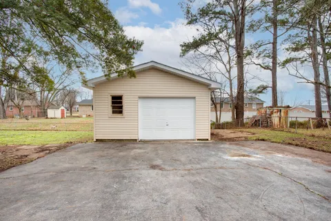 $364,900 | 223 Hampton Road, Columbia, TN 38401