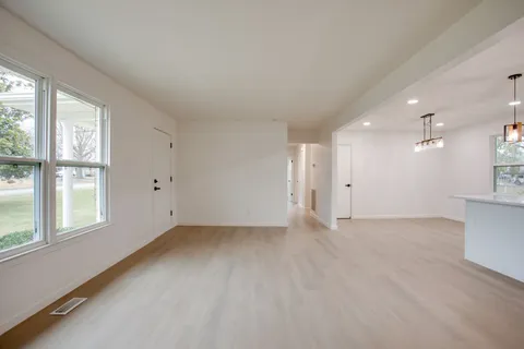 $364,900 | 223 Hampton Road, Columbia, TN 38401