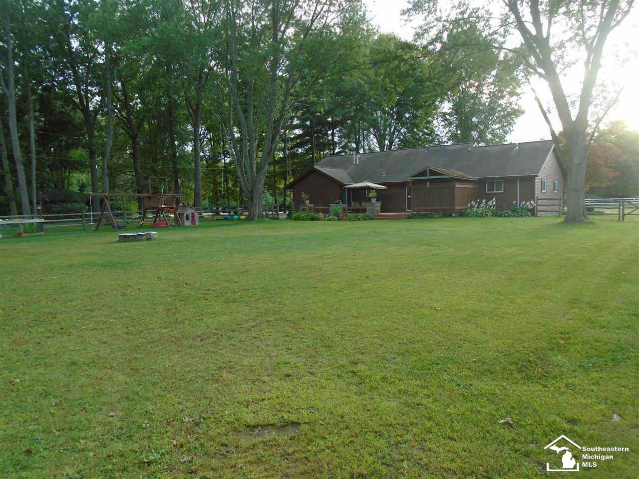 11650 Wells Road Petersburg, MI 49270 - Photo 2 of 18 31393462-1.JPG