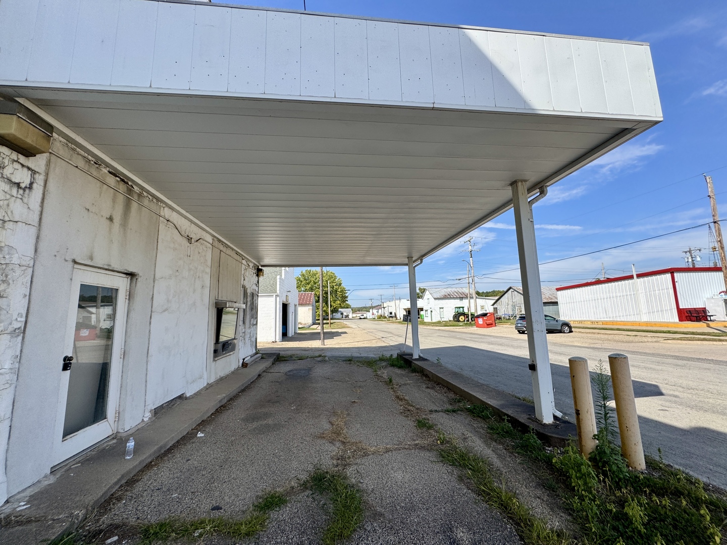 100 West Main Street Tiskilwa, IL 61368 - Photo 24 of 27 a view of a porch
