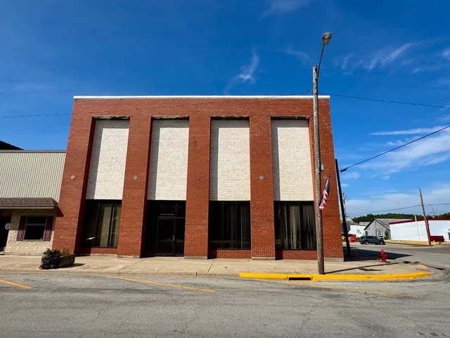 $120,000 | 100 West Main Street, Tiskilwa, IL 61368