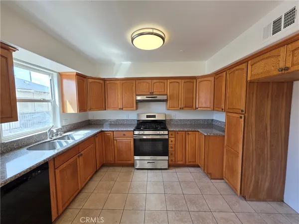 $3,495 | 5321 Auckland Avenue, Unit 1, North Hollywood, CA 91601