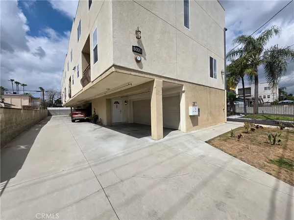 $3,495 | 5321 Auckland Avenue, Unit 1, North Hollywood, CA 91601