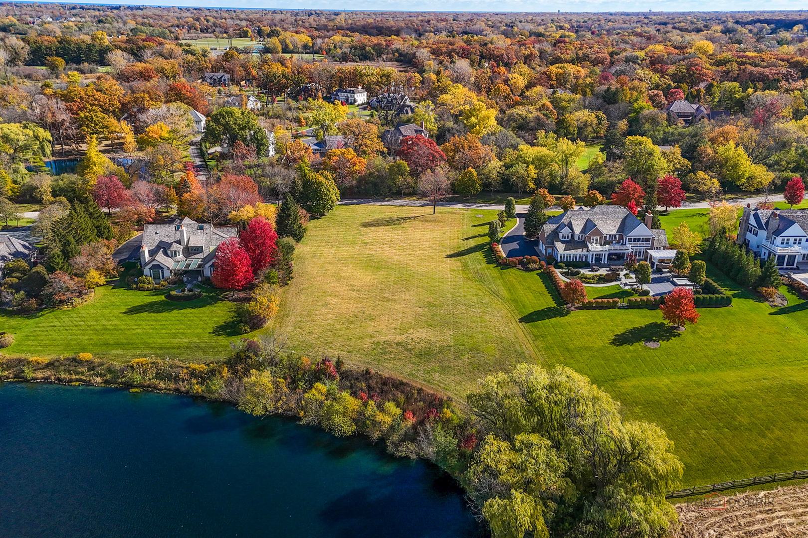 470 Stablewood Lane Lake Forest, IL 60045 - Photo 16 of 21 a view of a city