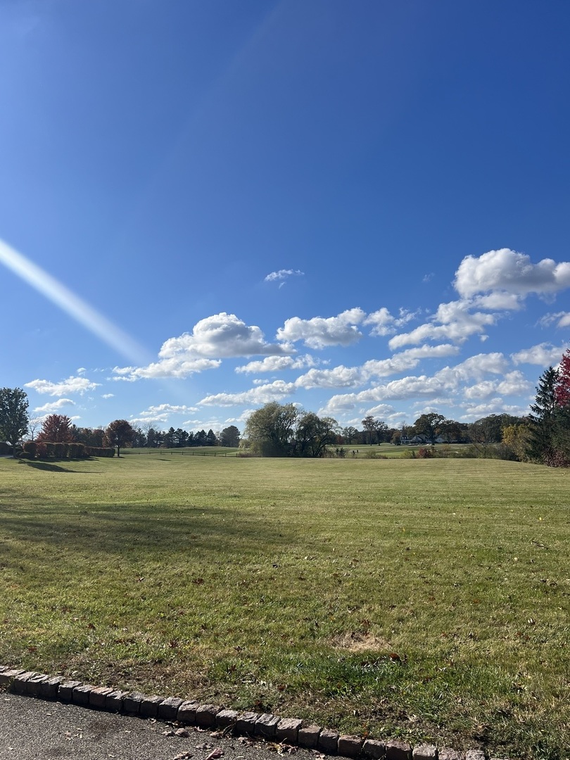 470 Stablewood Lane Lake Forest, IL 60045 - Photo 19 of 21 a view of an ocean