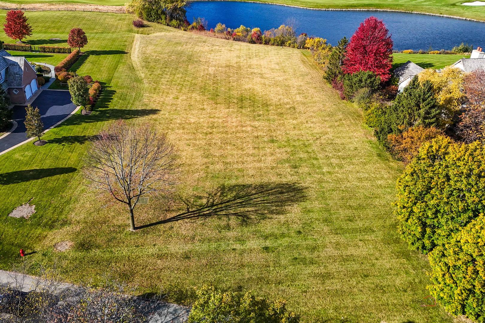 470 Stablewood Lane Lake Forest, IL 60045 - Photo 9 of 21 a view of a pathway