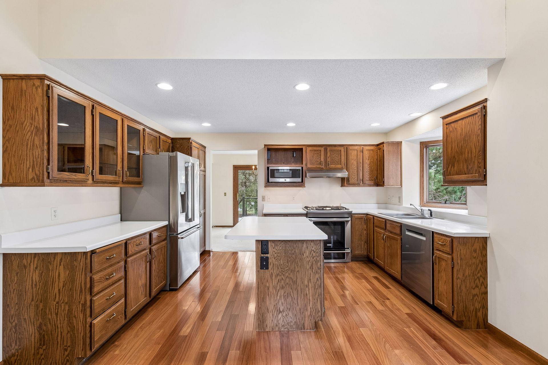 7438 Cahill Road Edina, MN 55439 - Photo 25 of 47