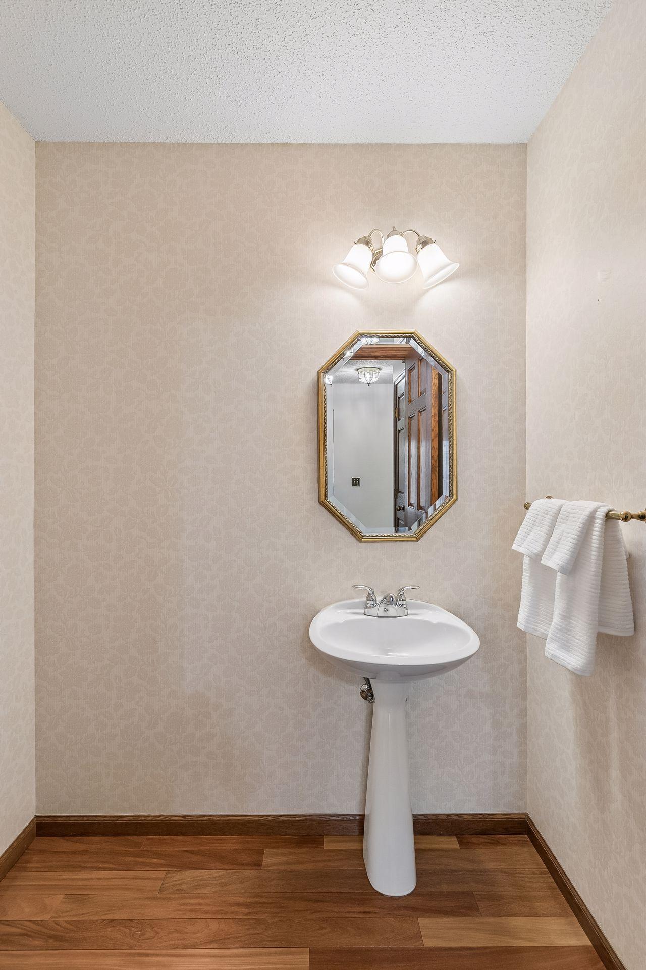 7438 Cahill Road Edina, MN 55439 - Photo 27 of 47