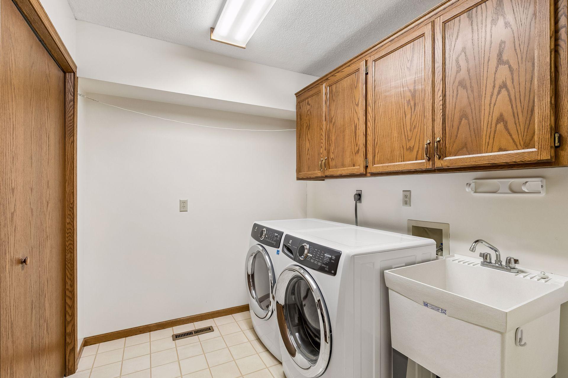 7438 Cahill Road Edina, MN 55439 - Photo 43 of 47