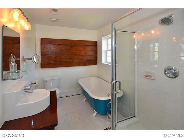 612 Overbrook Road Richmond, VA 23222 - Photo 9 of 15 Master Bath